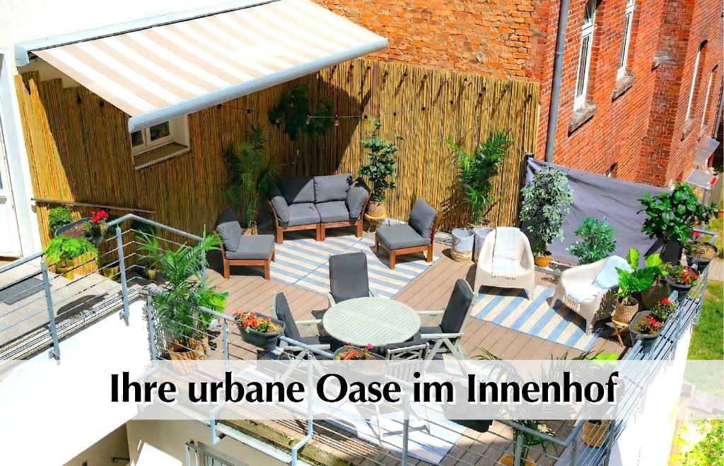 12 FEWOs im Jugendstilhaus mit Aufzug, großer Terrasse, Kingsize-Betten, 250Mbts WLAN, 55 Zoll Smart-TV - Nur ein kurzer Spaziergang durch den Park Venedig zur Krämerbrücke - Gaststätte im Haus 4