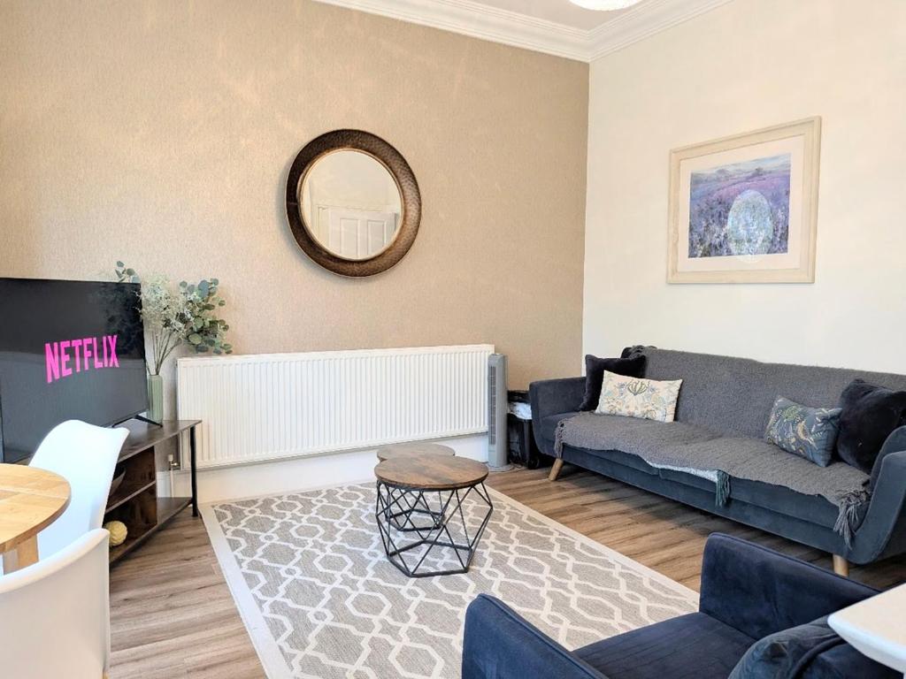 Clifford's Reach at Bluebridge Court with Free Parking 6