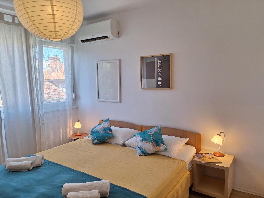 Perfect Location Split Center Apartments 1