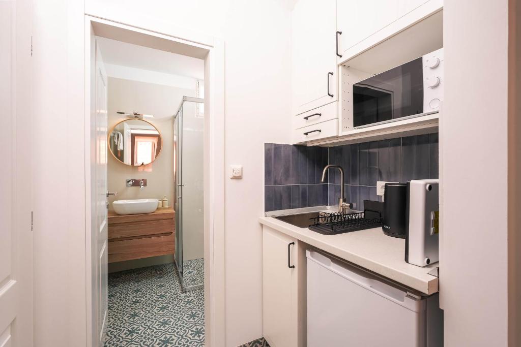 South & Comfort 8