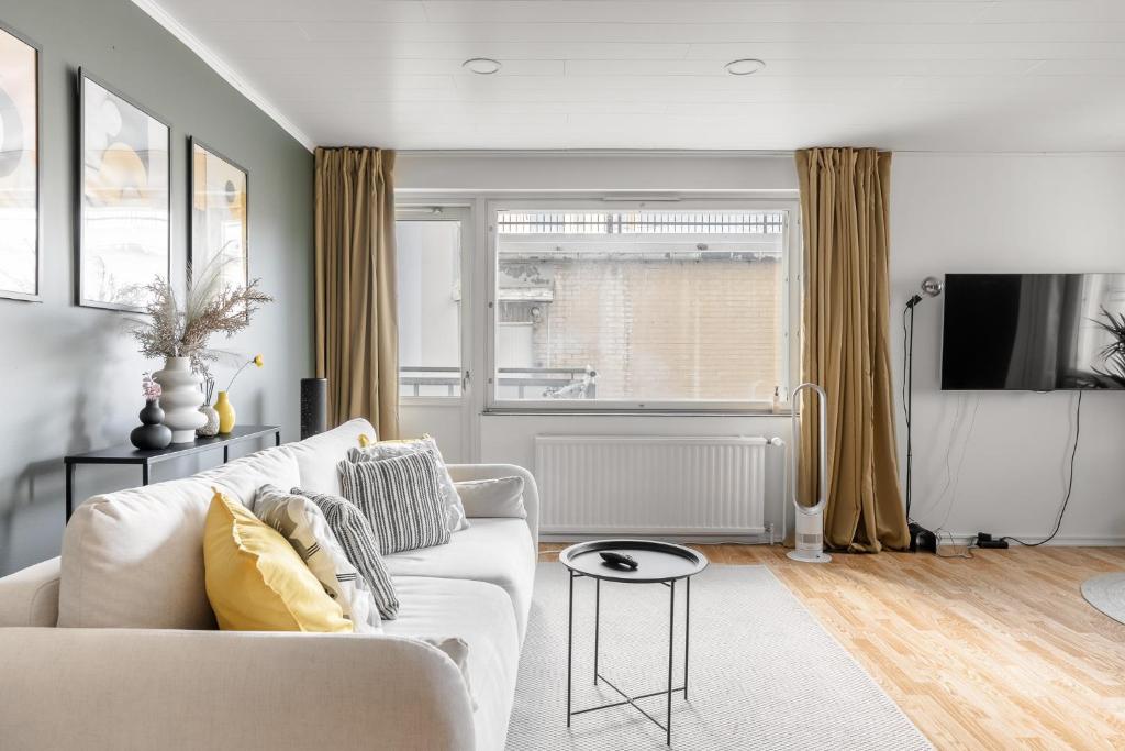 Blue Point City Centre Turku 4 Guests 5