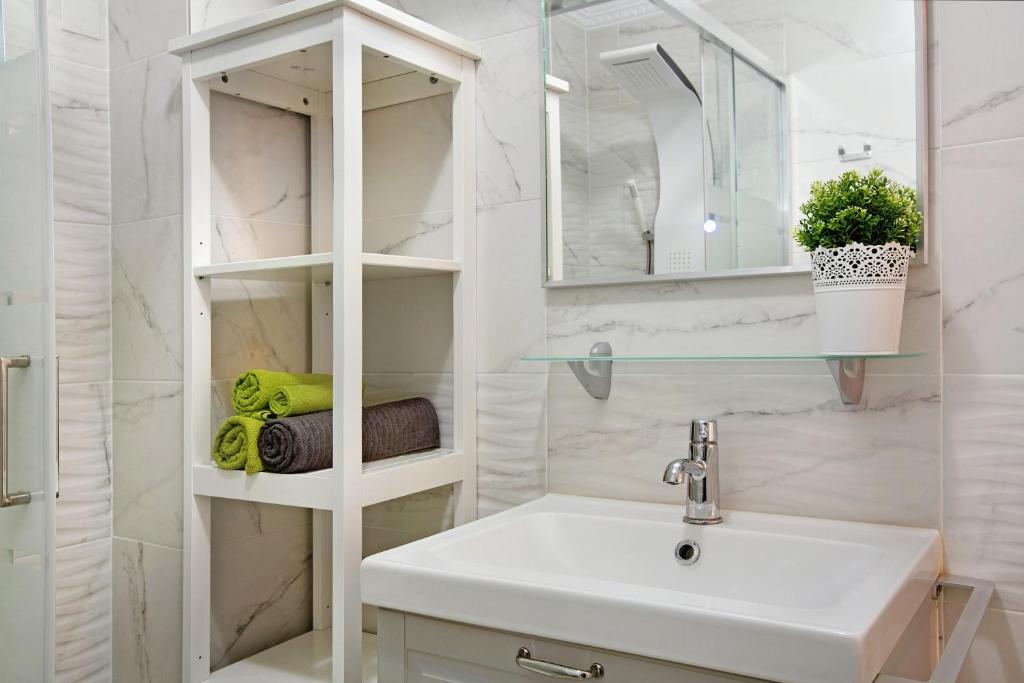 Seaview Studio apartment canteras 8