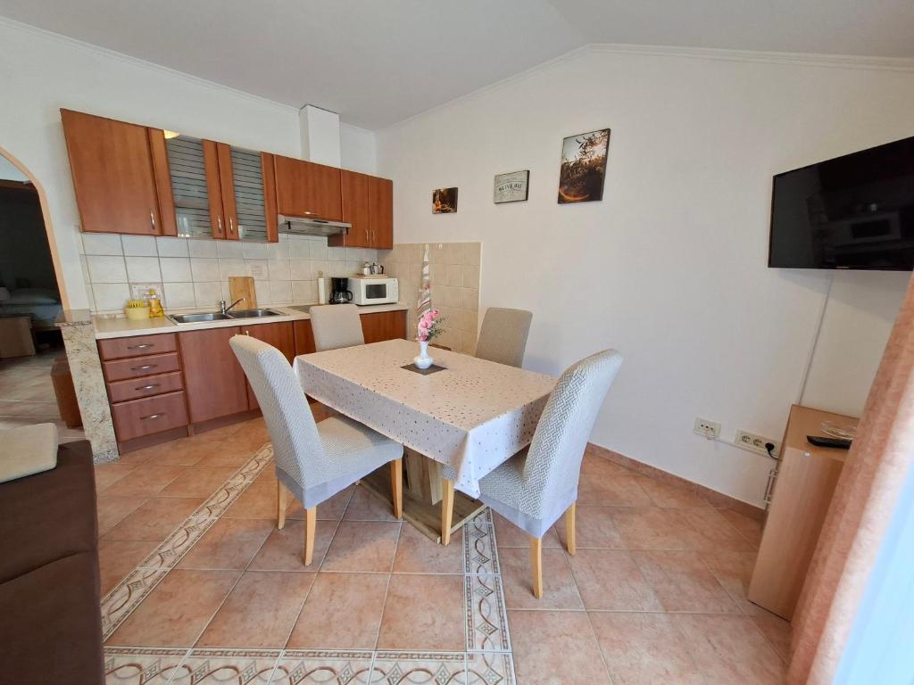 Apartments Marlina 8