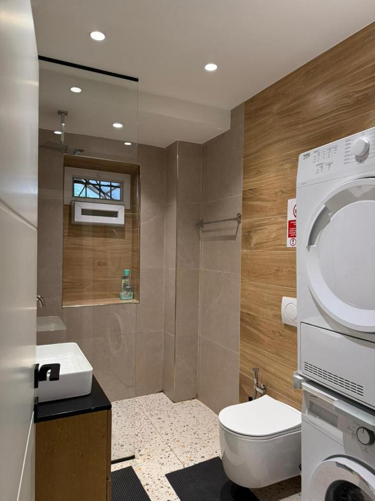 Downtown Apartment Rooms 5
