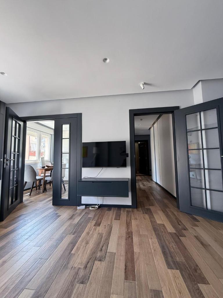 Stylish Downtown Apartment 2