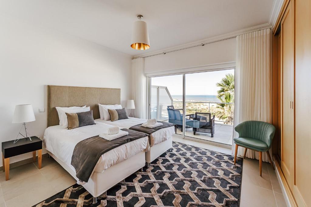 Beachfront Atlantic View A09 2
