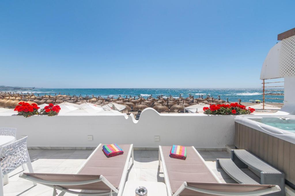 Superb Large Apartment on the Beach 6