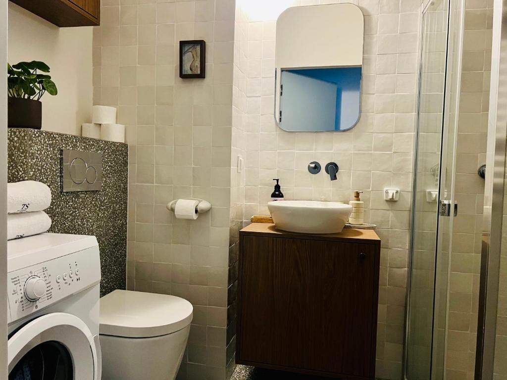 TS Gold New Town Apartment & free private parking 4