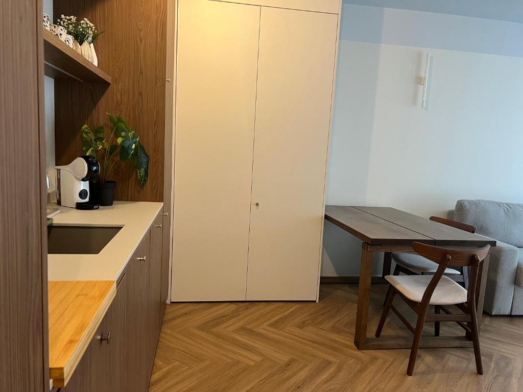 TS Gold New Town Apartment & free private parking 7
