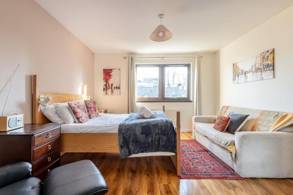 Dempster Court - No 10 2