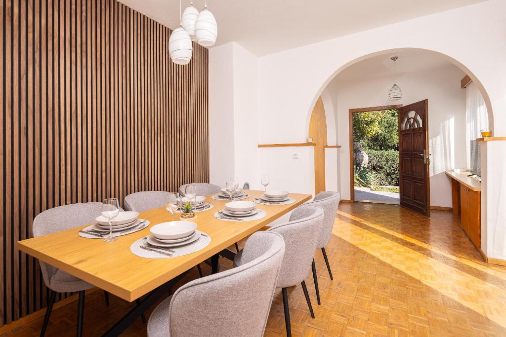 Green Oasis Holiday Home 2