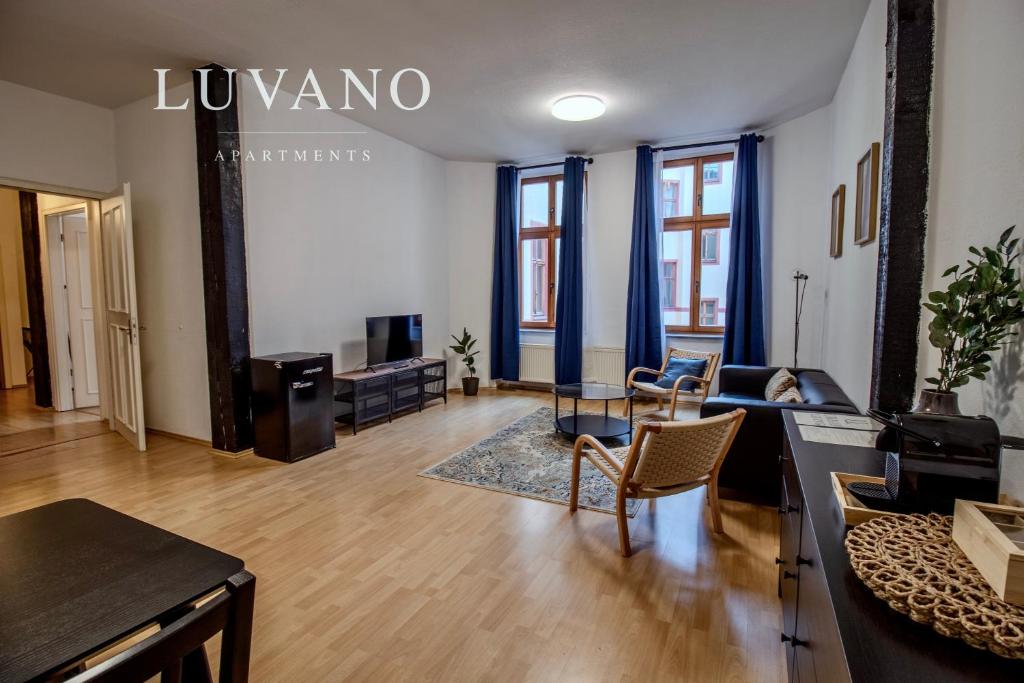 Großzügiges Altbau-Apartment - 2 Schlafzimmer - Hasselbachplatz 1