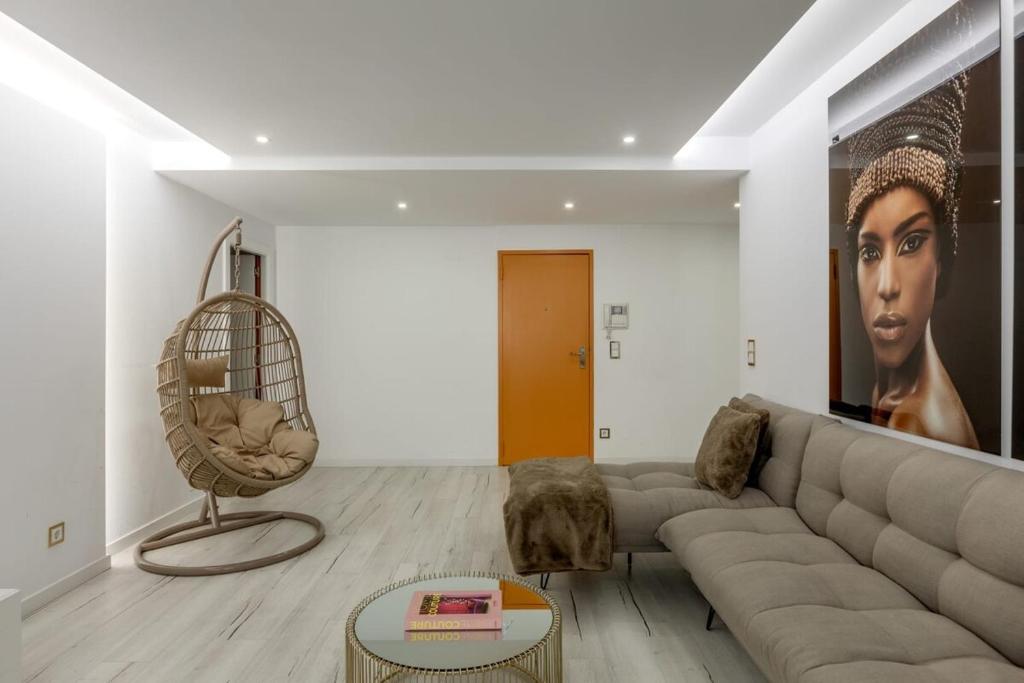 Spacious 3-bedroom condo near Lisbon Airport 6