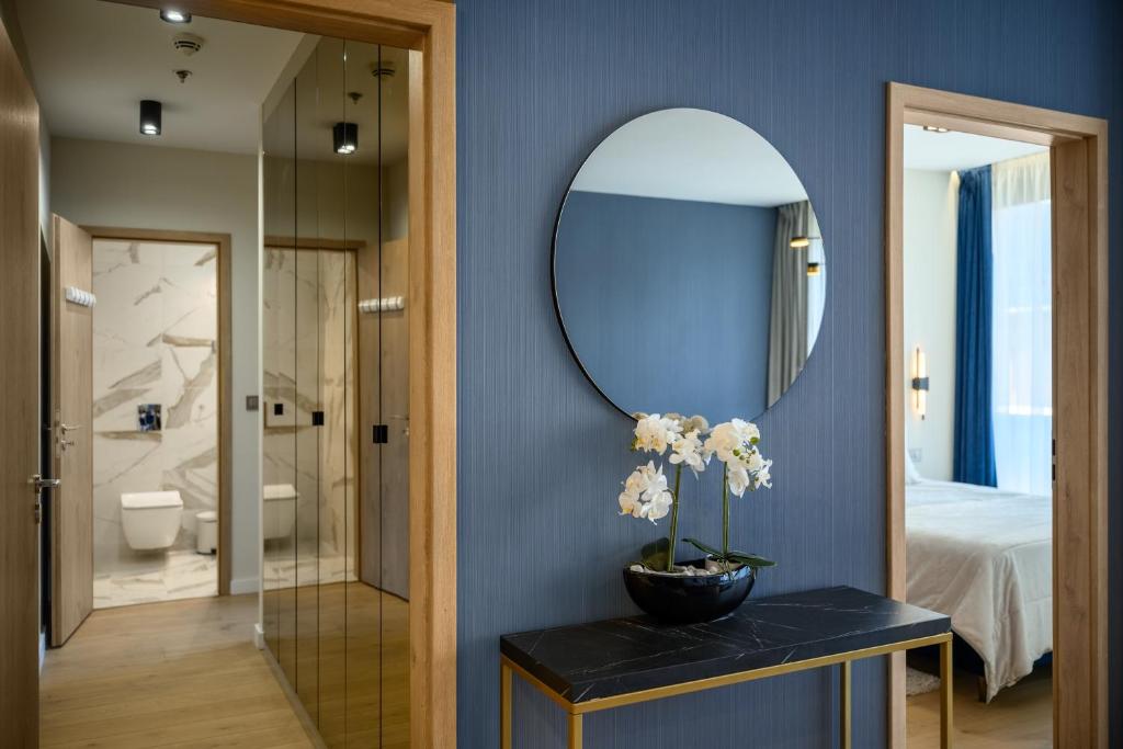 Emerald Downtown Luxury Suites by Continental Group 2