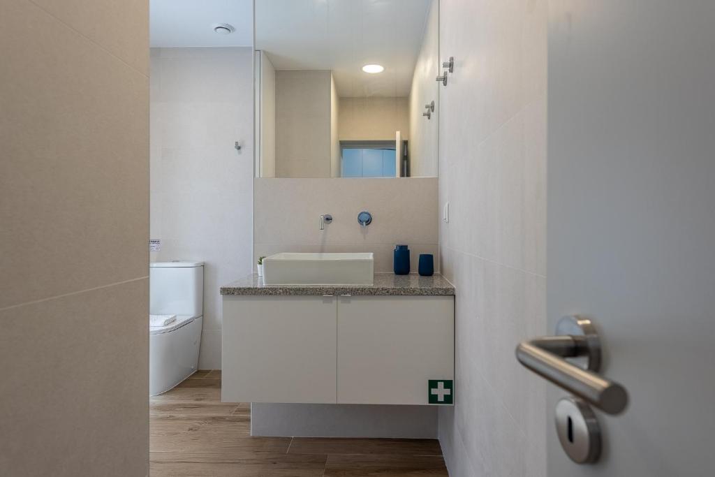 Cozy Oeiras Home for Beach, Lisbon & Cascais 8