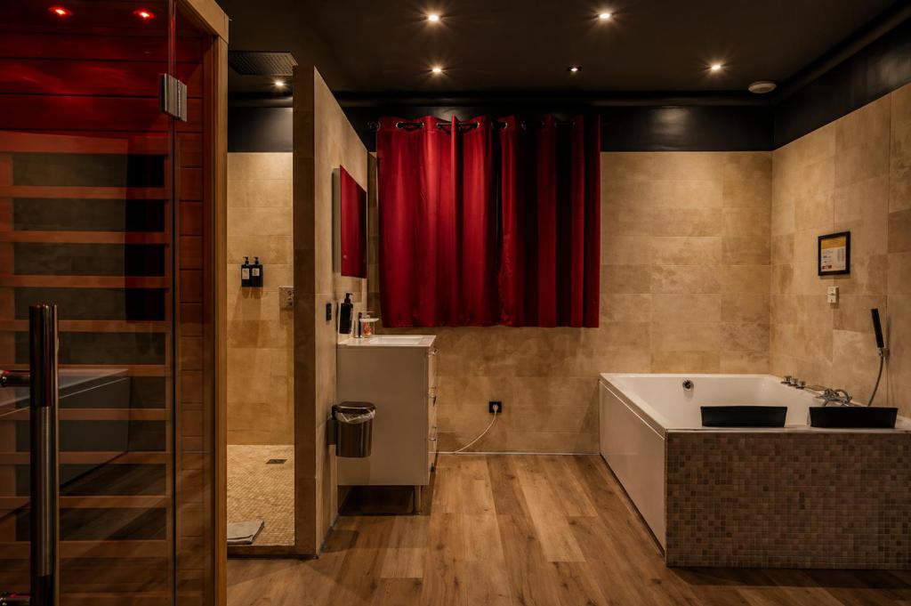 LoveRoom#1 by Pimente ton couple 7