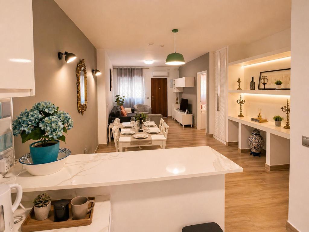 Magnolia Central Apartments Marbella - con patio privado 3