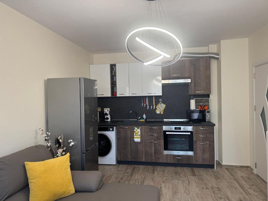 Klaudia Apartment 8