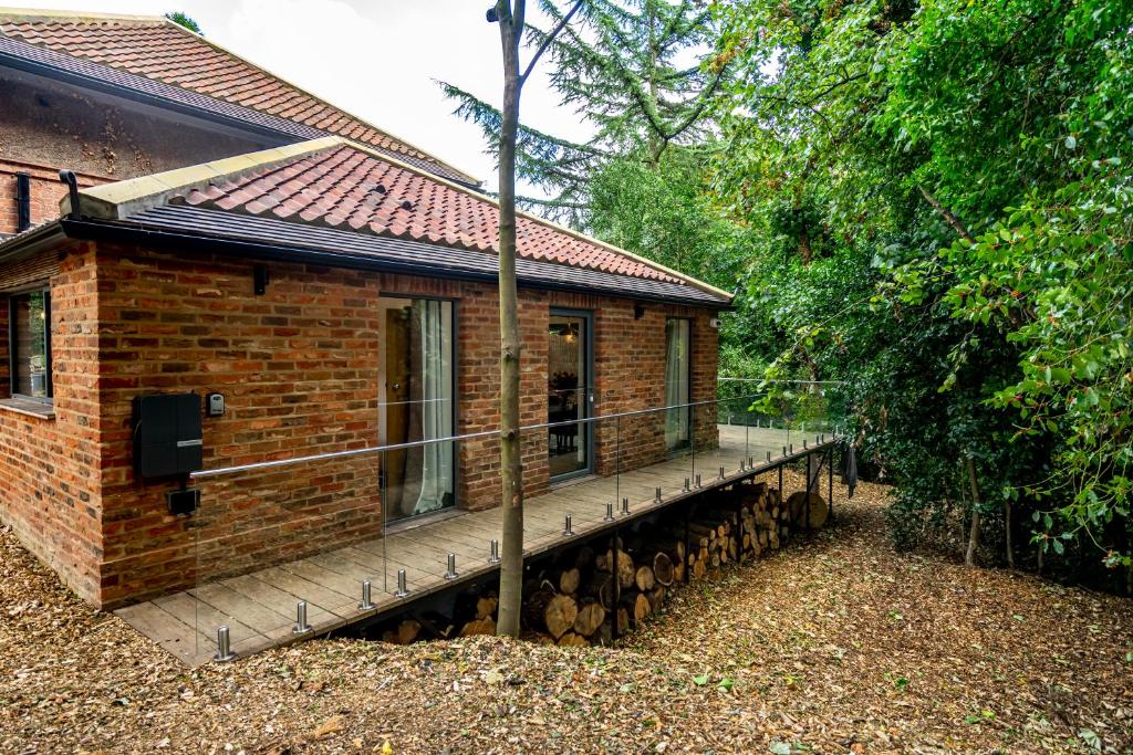 Tawny Lodge 6
