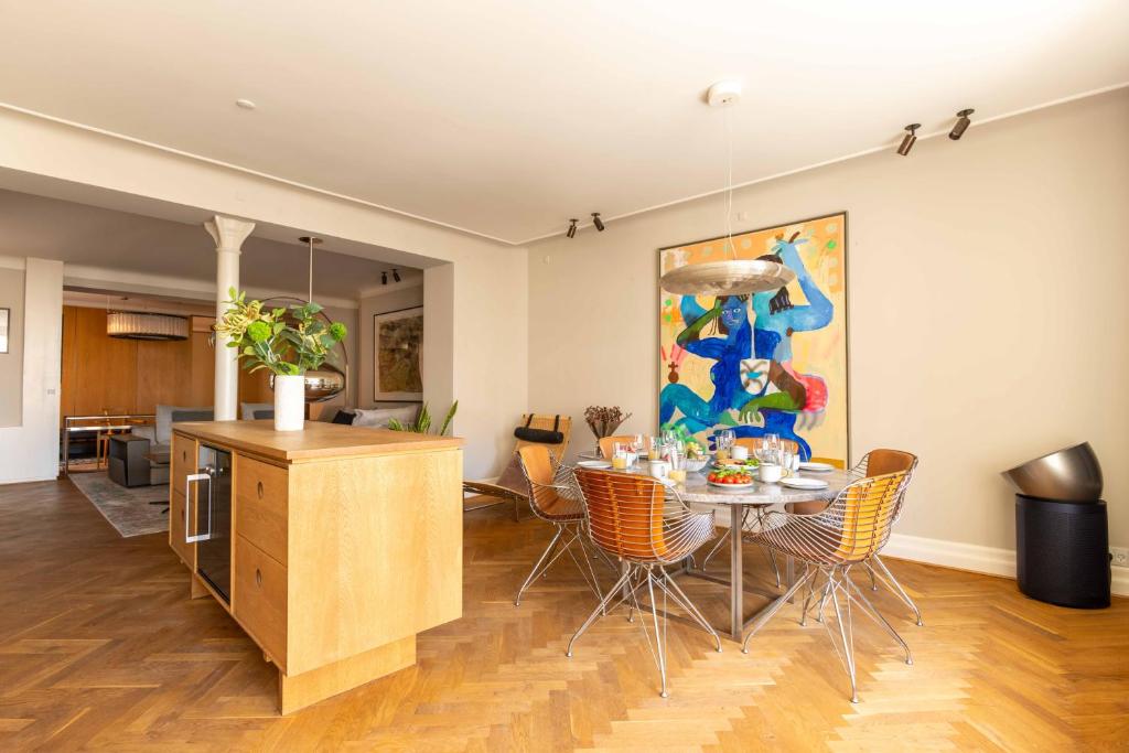 Elegant Scandinavian Apartment for 8 Guests 3
