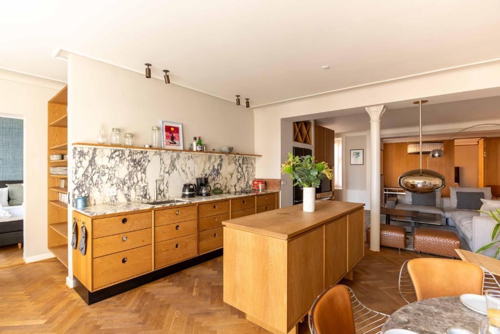 Elegant Scandinavian Apartment for 8 Guests 4