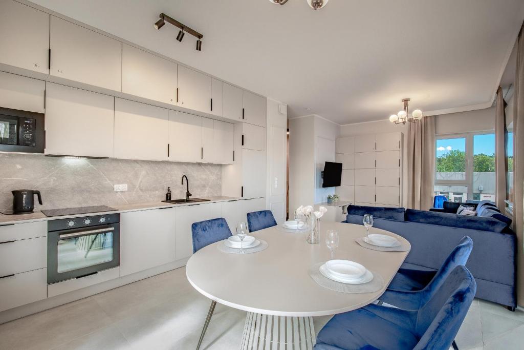 Azure Seaside Apartment - Luxury Apartment with Terrace, Balcony and Parking in Gdansk 7