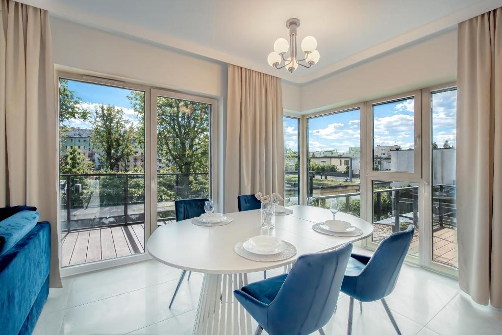 Azure Seaside Apartment - Luxury Apartment with Terrace, Balcony and Parking in Gdansk 4