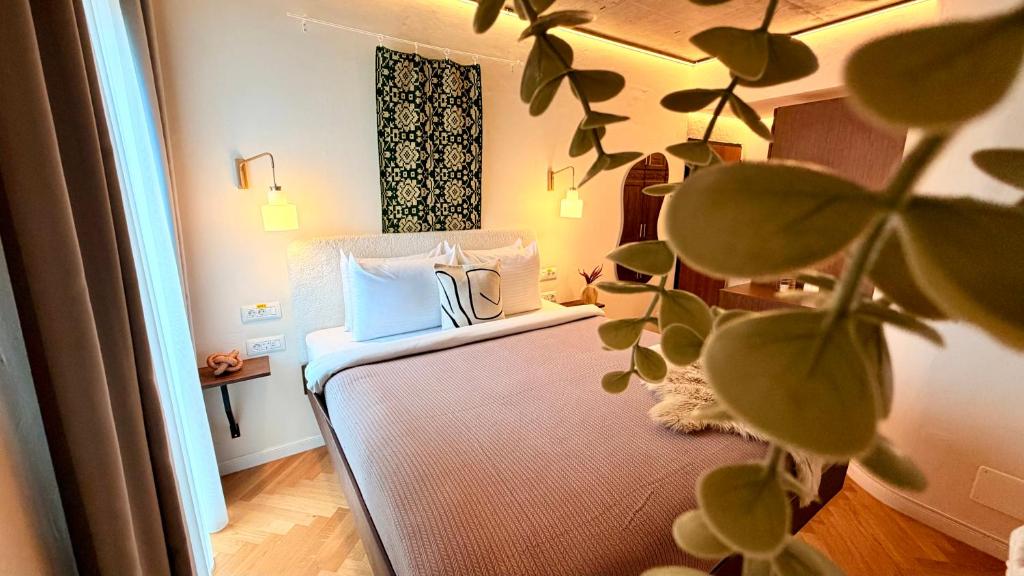 Central Bucharest Design Studios - Cozy, Modern and Steps from Piața Romană 4