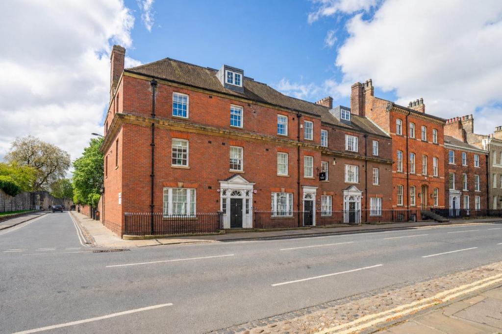 Apartment 8 - Bootham House 5