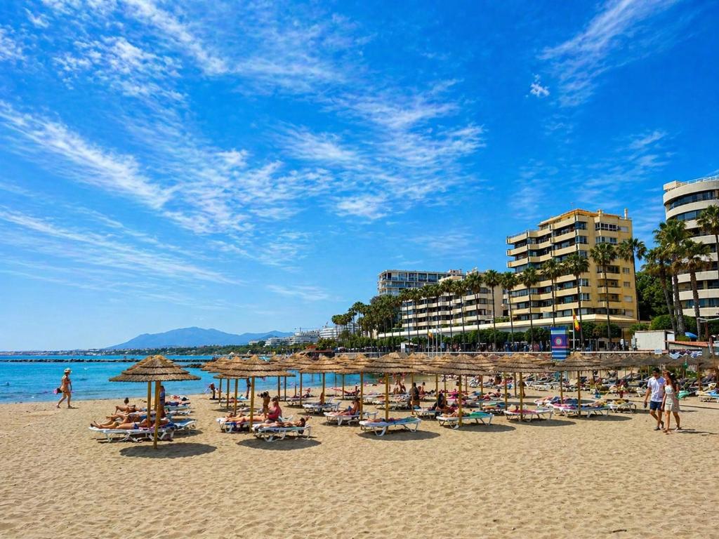 Magnolia Central Apartments Marbella - con patio privado 6