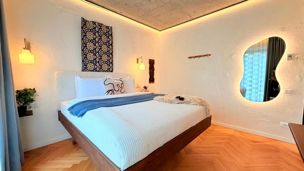 Central Bucharest Design Studios - Cozy, Modern and Steps from Piața Romană 8