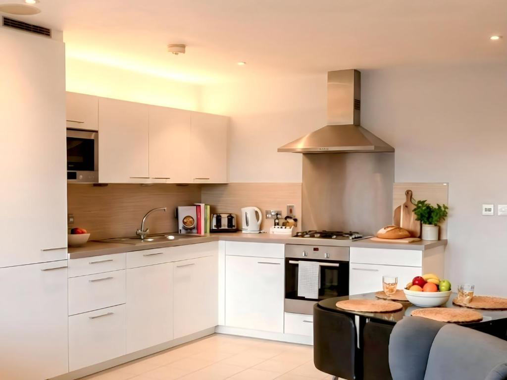Stylish 1 Bed Apartment in Belfast City Centre 4