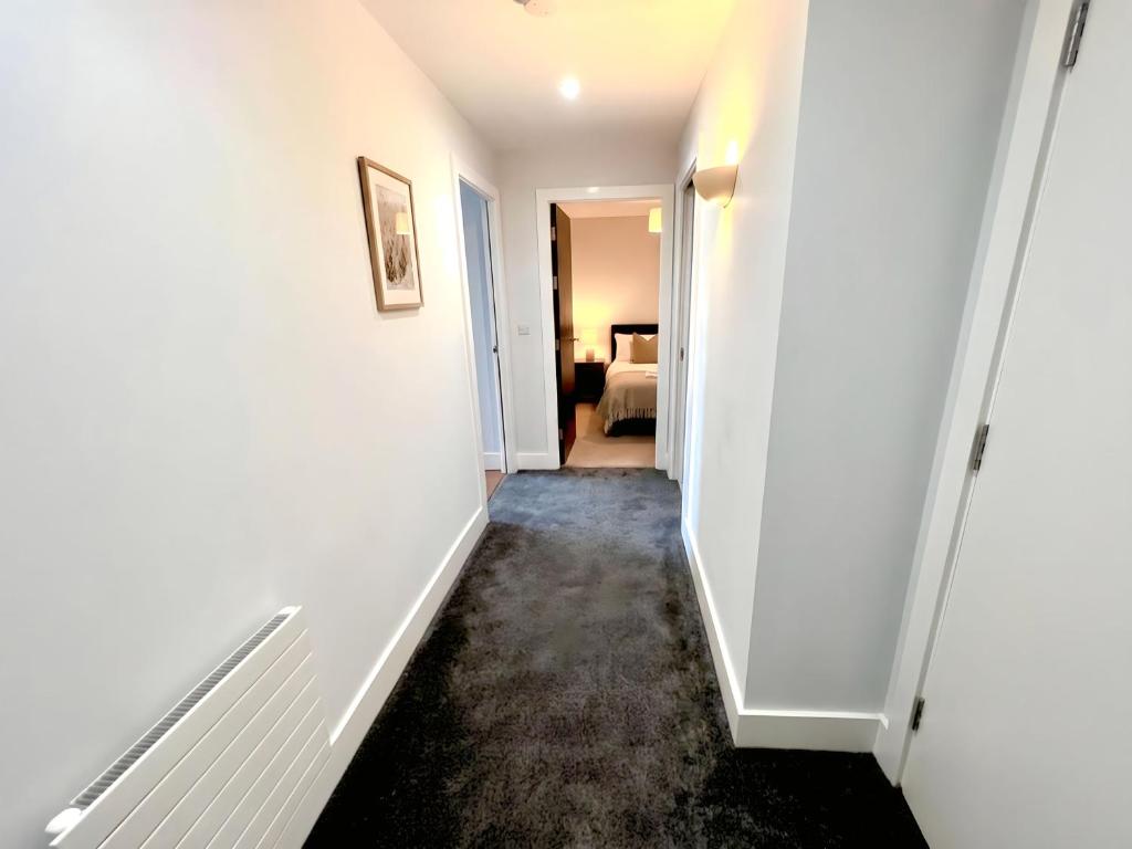Stylish 1 Bed Apartment in Belfast City Centre 8