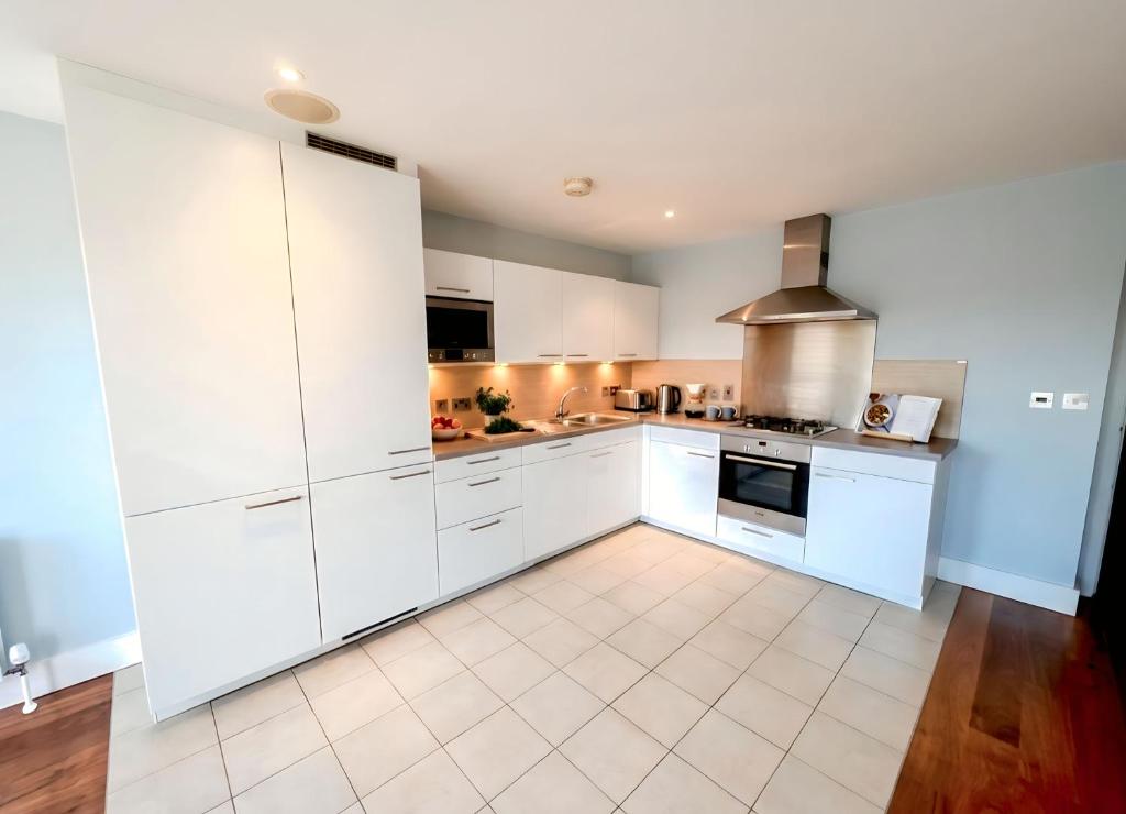 Stylish 1 Bed Apartment in Belfast City Centre 7