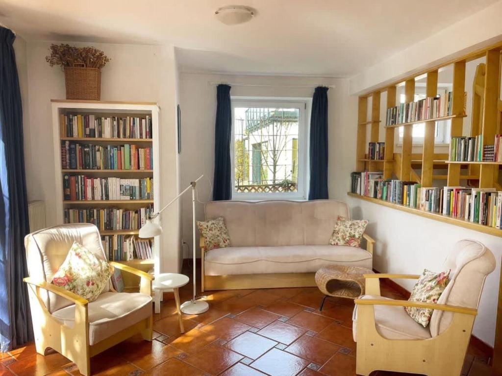 Duży Apartament z Ogródkiem i Parkingiem by Noclegi Renters 2