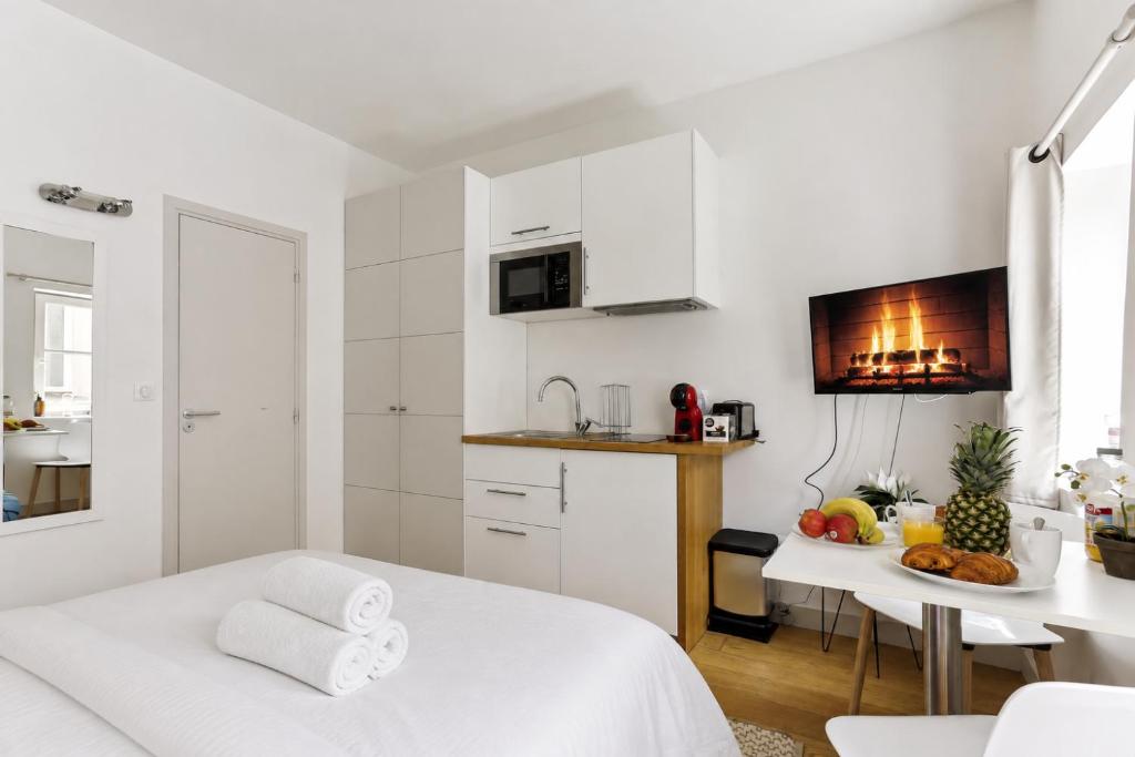 Modern cosy flat in Versailles 4