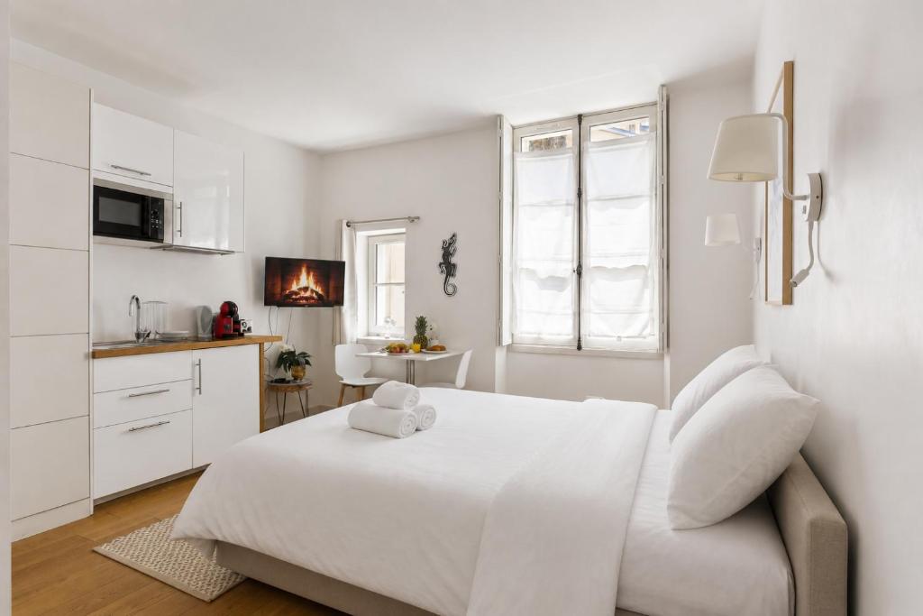 Modern cosy flat in Versailles 1