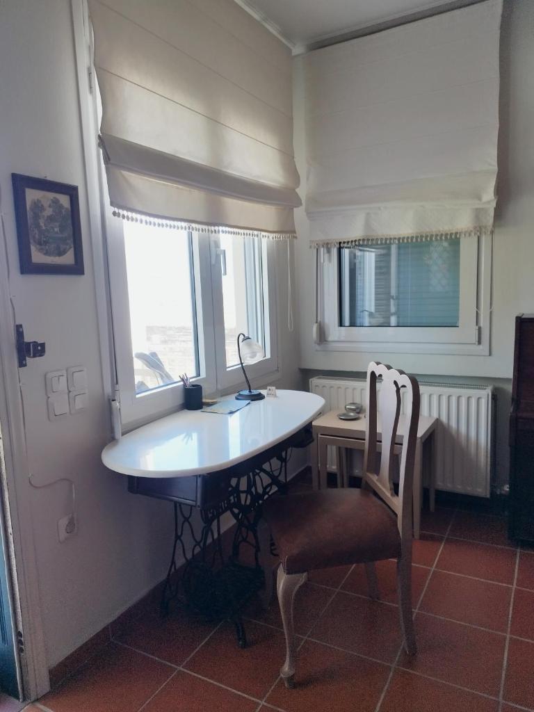 Evelina - Home with View 6
