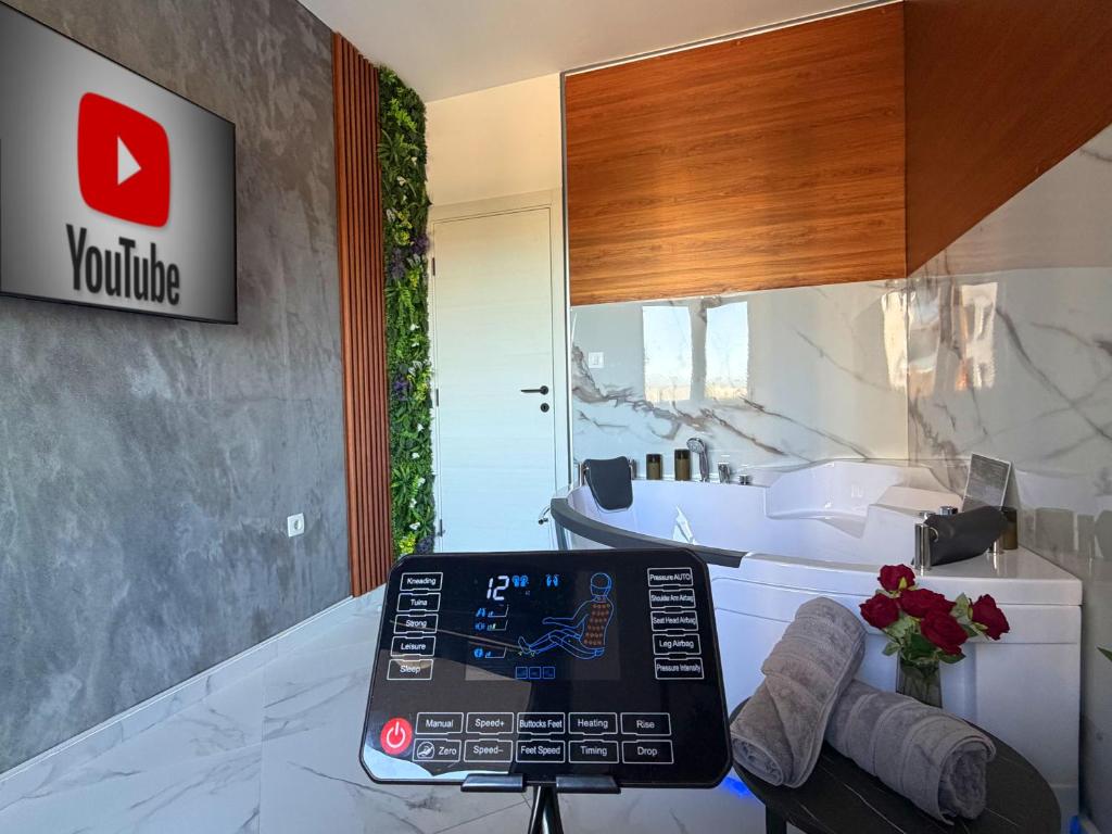 Predsjednički apartman, Djakuzi&Lebdeći krevet, Apollo 11 3
