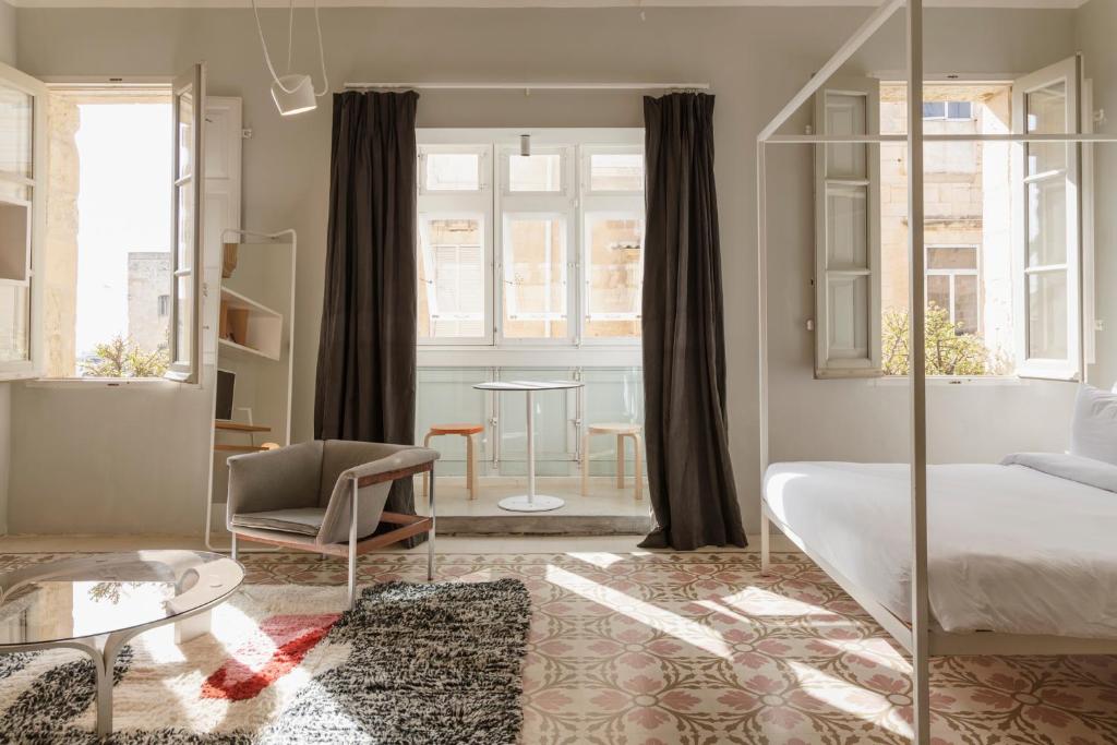 ALTANA by Valletta Vintage 2