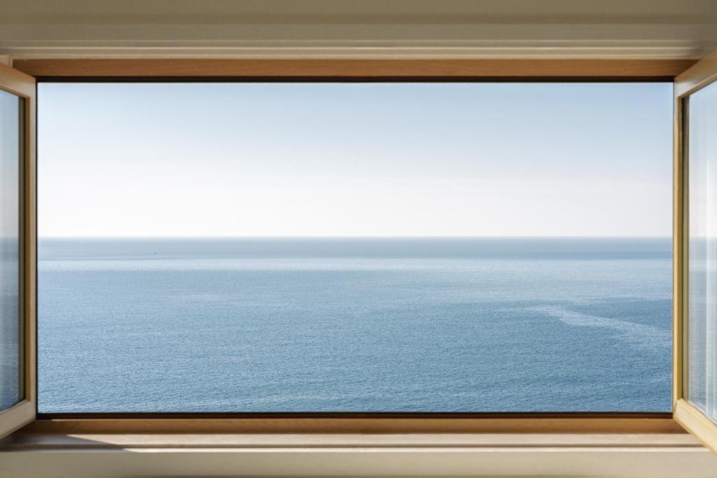 Casa Pôr do Sal - Boutique Suites, Sea Views & Heated Pool 4