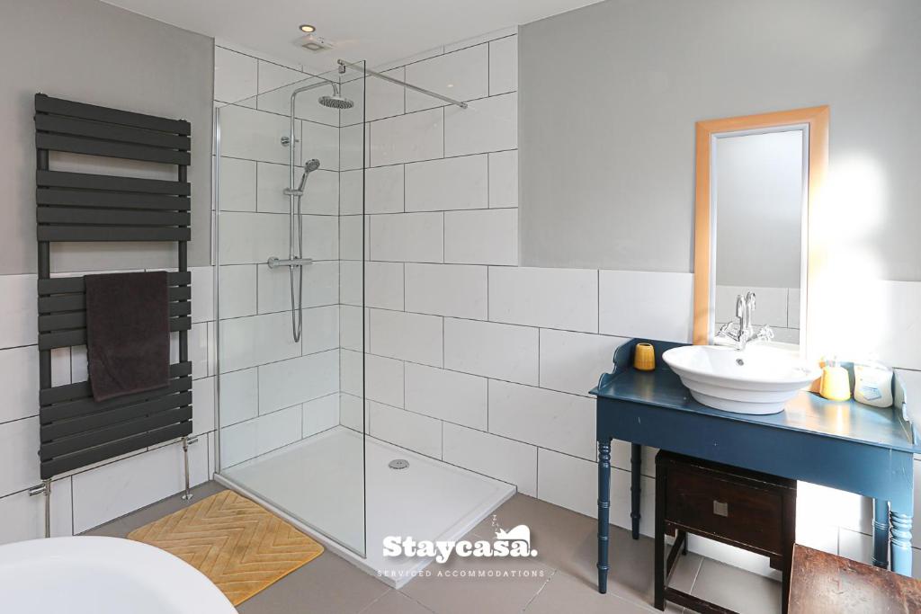 Gateway Abode Near City Centre w Street Parking 3