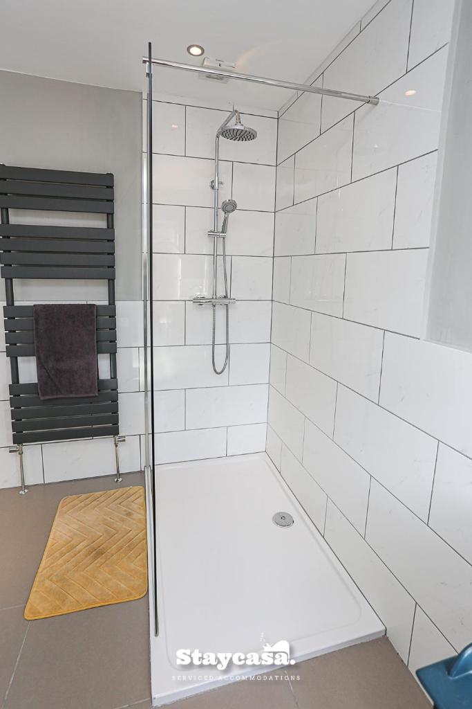 Gateway Abode Near City Centre w Street Parking 8