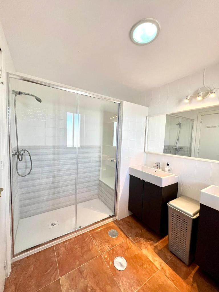 797 HOLIDAY RENTALS - Piso con espectaculares vistas en primera linea de playa 3