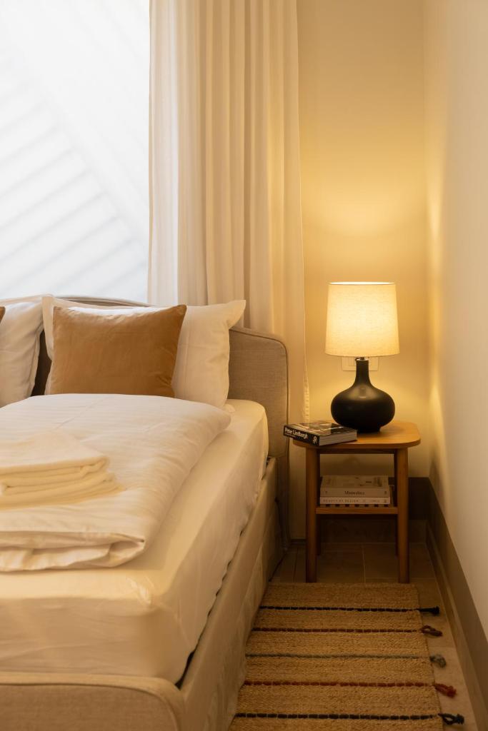 Apartment 1852 2