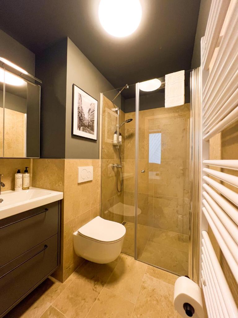 Apartment 1852 4