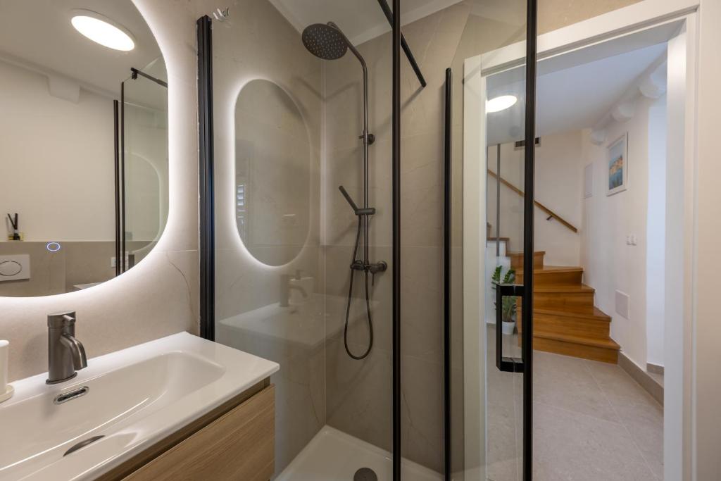 Whispering Views House Old Town 7
