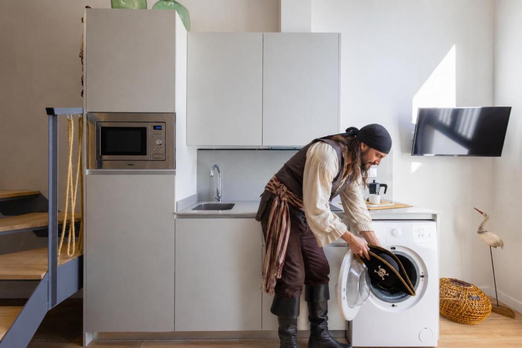 FLORIT FLATS - Mediterranean Pirate Suites 8