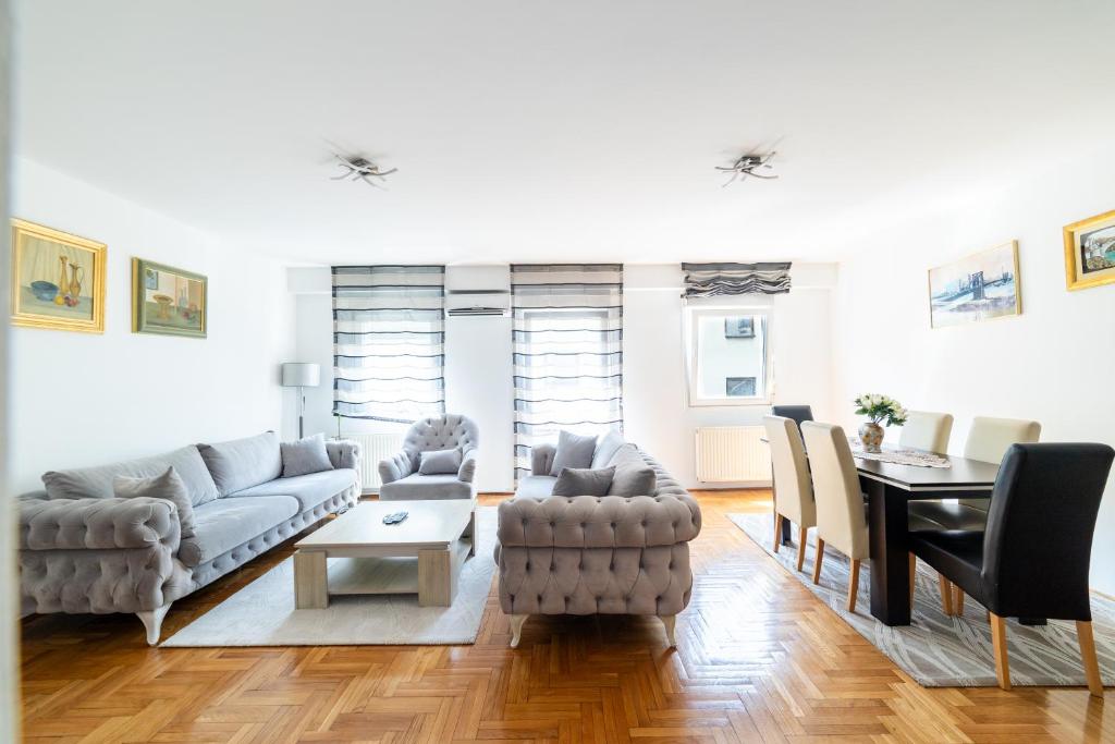 CityCenter Cekalusa Two bedroom Apartment with garden 3