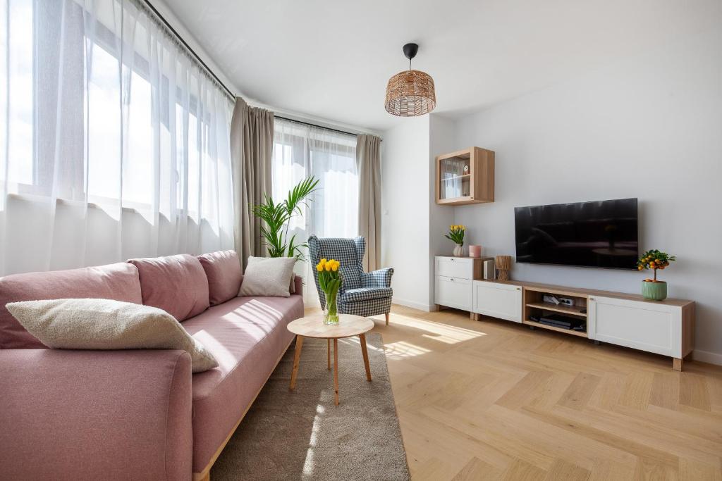 GoodHome - Sea Towers Apartment 5